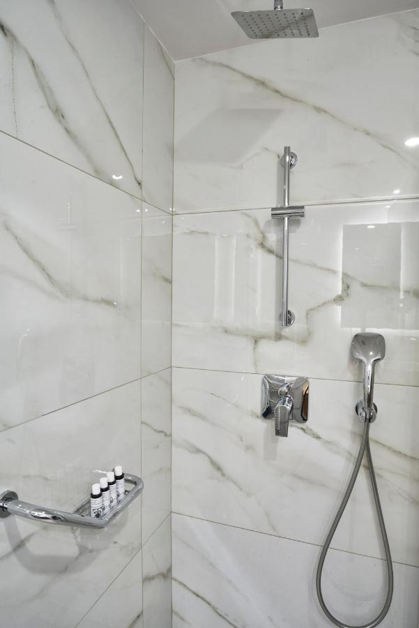 Chic N Bright 3Bd Apt With Hilton View Atina Dış mekan fotoğraf